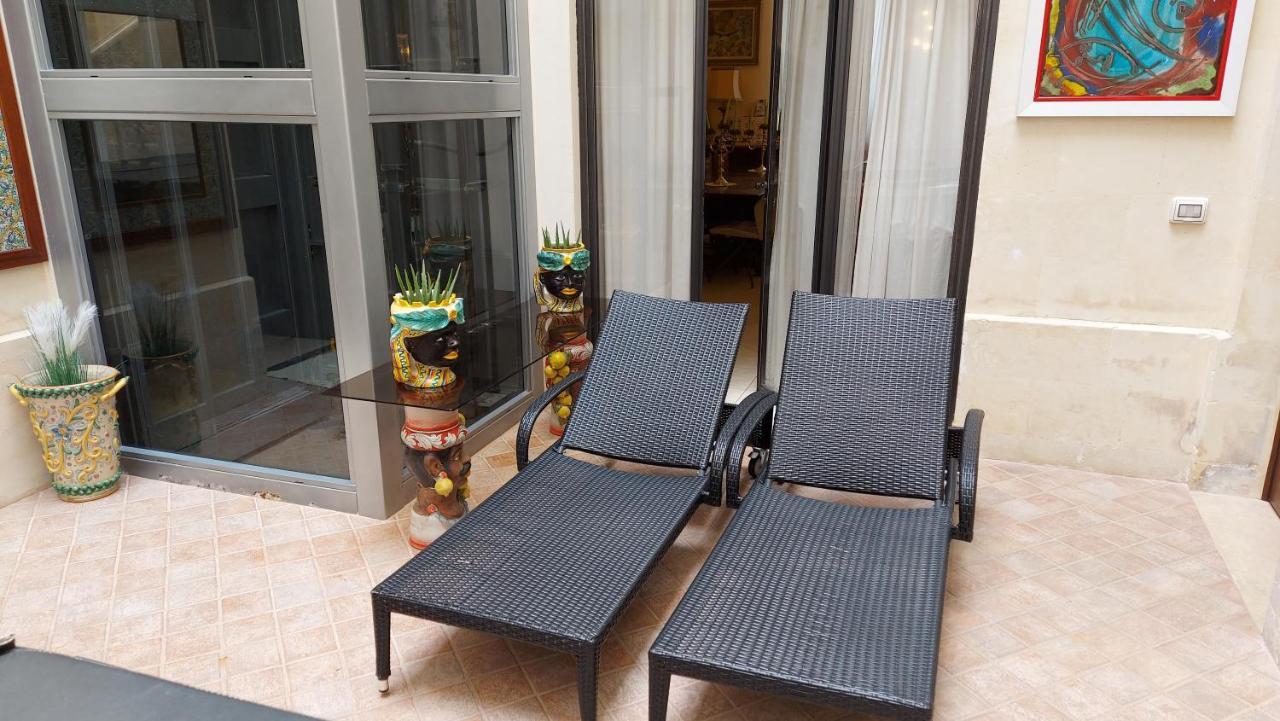 Dimora Charleston Lecce Parcheggio Privato In Loco Gratis Bed and Breakfast Εξωτερικό φωτογραφία